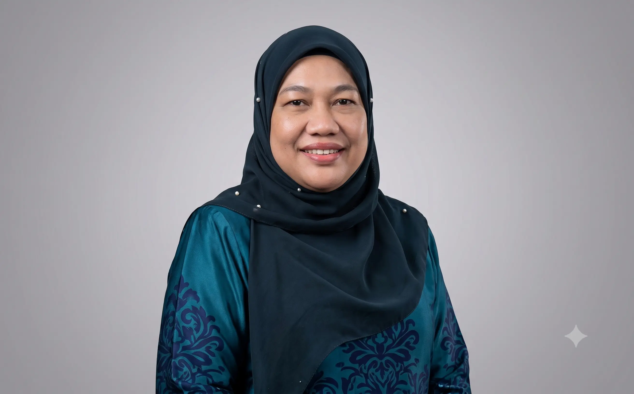 Hajah Rosidah - Pengurus Kanan